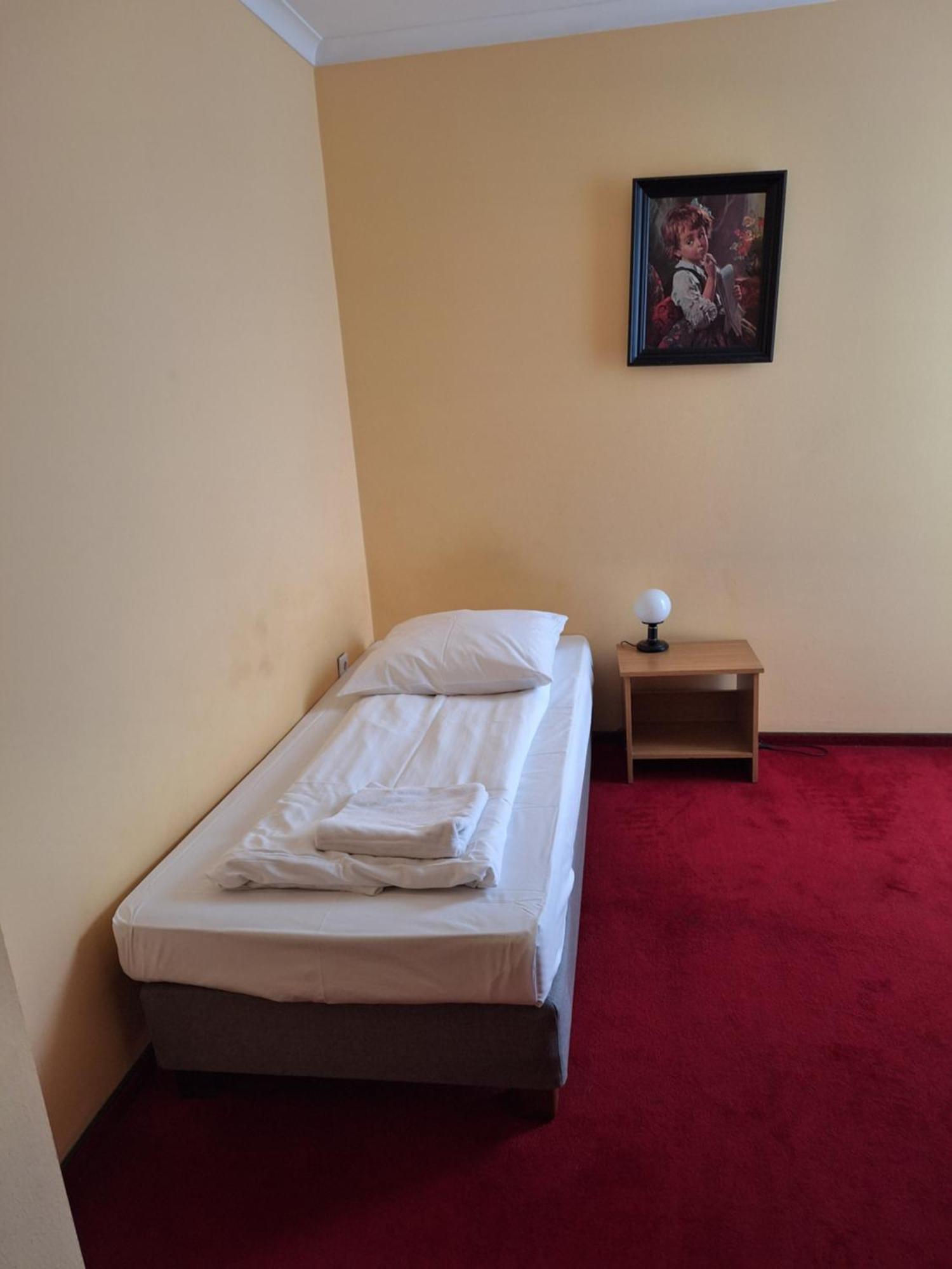 Hotel Malwa Ostrów Wielkopolski Eksteriør billede