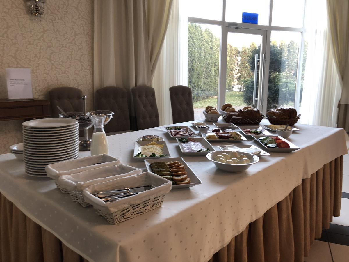 Hotel Malwa Ostrów Wielkopolski Eksteriør billede